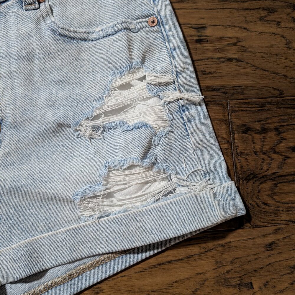 American Eagle Outfitters Light Wash Distressed Jean Shorts - Picture 3 of 16